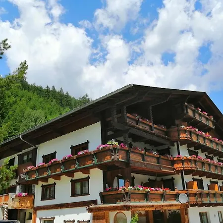 Haus Waldesruh Apartman *